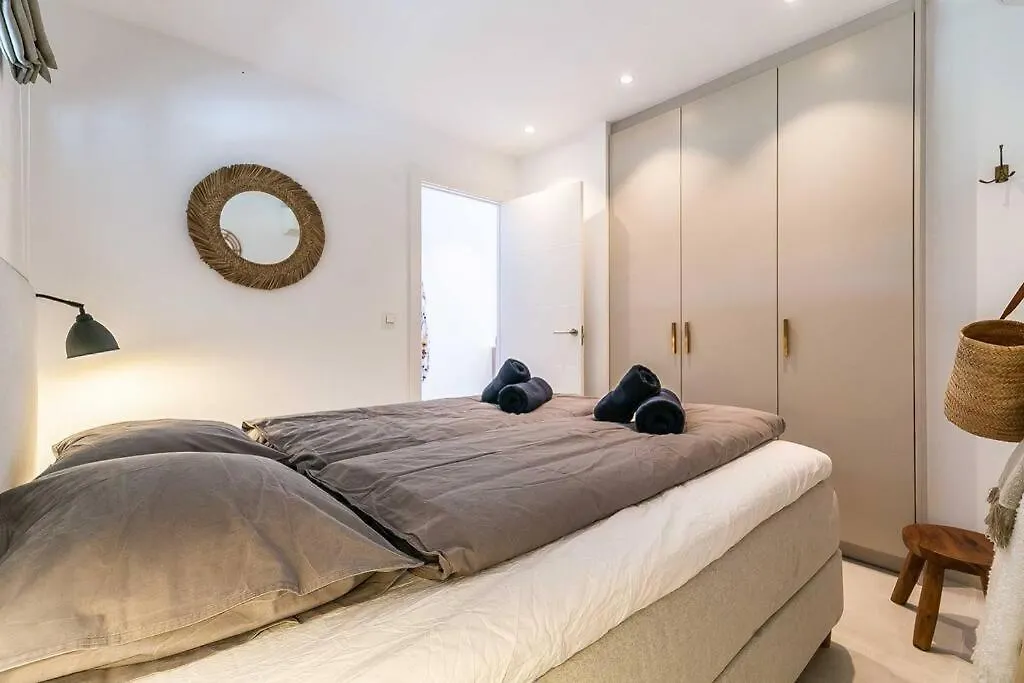 112-Stunning Beachfront Apartment In Benalmadena