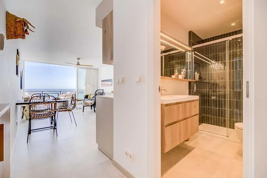 112-Stunning Beachfront Apartment In Benalmadena